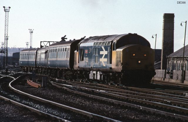rt37430_7.jpg