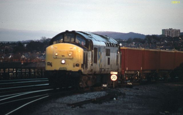 rt37902_7.jpg