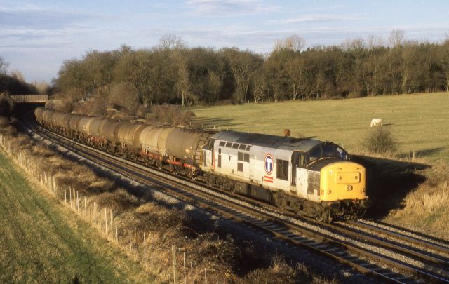 2025dg37906.jpg